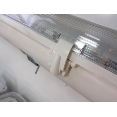 Подвесной линейный светодиодный светильник Айсберг 40W 5000Lm IP65 с БАП (1365/БАП)